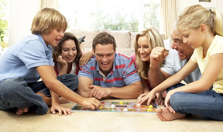 10 Best Games for Family Game Night with Young Children (Ages 3-5)