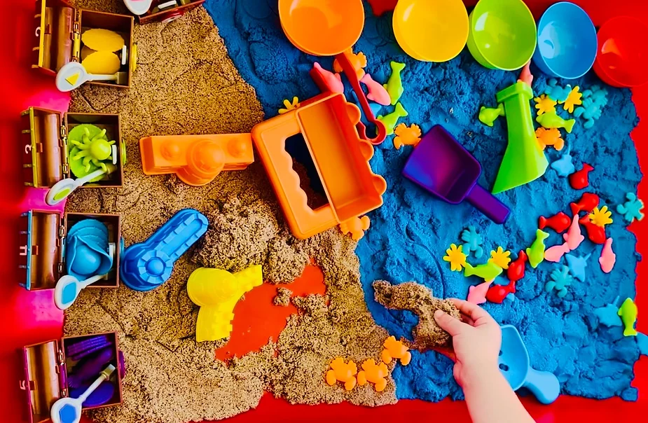 Messy play with an ocean theme sensory bin